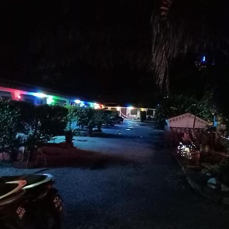 Auberge de jeunesse Rainbow Bed N Bfast à Pantai Cenang  Extérieur photo